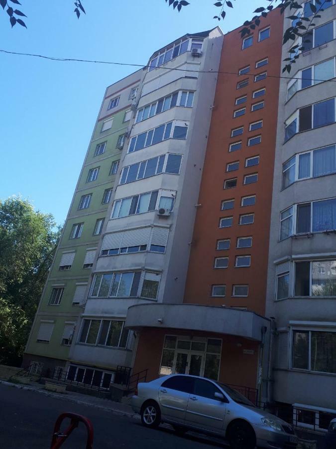 Large 2-Bedroom Apartament In The Center Chisinau Exterior foto